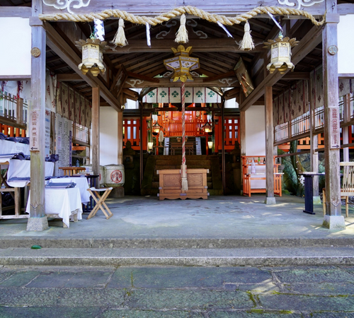 Honden (Main Hall)